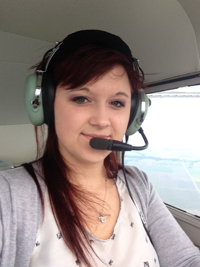 Karolina Utko flying C-FLUG to Thunder Bay